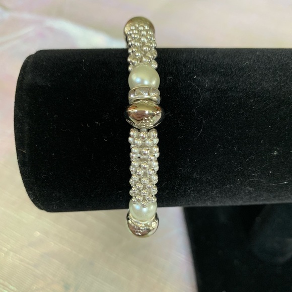 Pearl and bead bracelets. - Picture 1 of 1